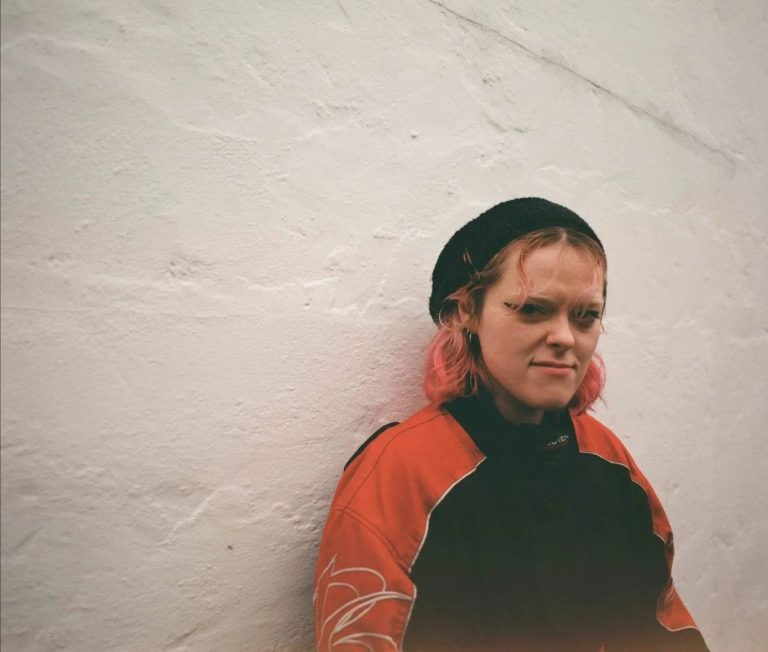 Irish Auteur Annie-Dog Drops DIY Single “My Honey” Ahead Of Dublin Show