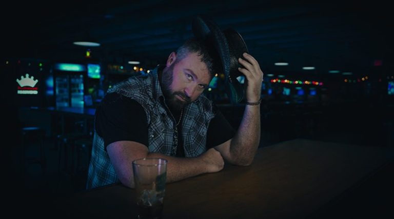 Rock Country Force Joe Hermes Ignites Summer With New Rowdy Anthem “A Honky Tonk Feelin'”