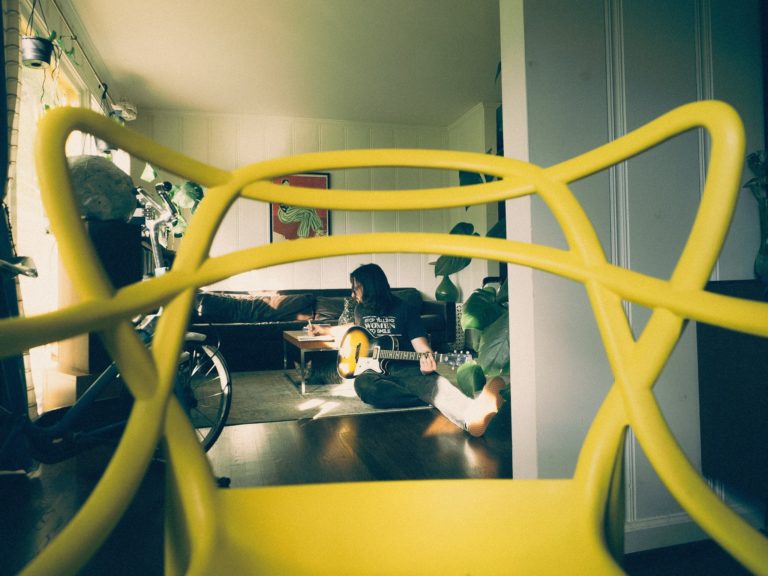 Indie Pop Artist Griffin Winton Delivers Humorous And Honest Single “Grow Ur Own Boyfriend”