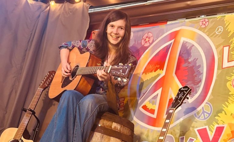 Sandy Skye Netburn Debuts Theatrical Album ‘Issues’ And Unleashes New Video