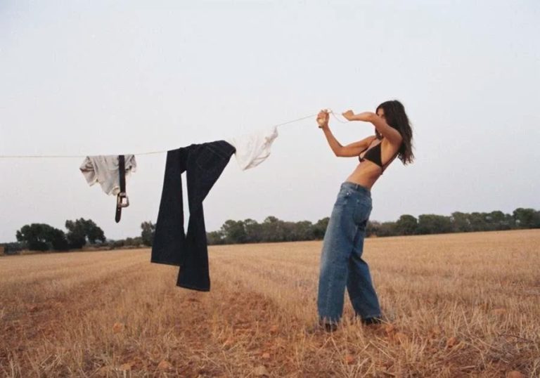 Ona Mafalda Redefines Herself with Bilingual Indie Brilliance on New Album ‘Reset’