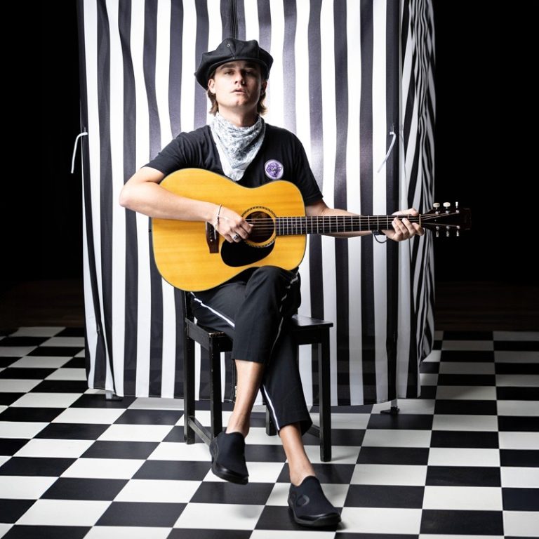 Cheap Trick’s Robin Taylor Zander Releases Airy, Sentimental New Single “All She Wrote”