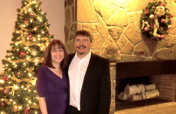 KC Armstrong’s Festive Anthem “I Hate That Sweater” Returns with Renewed Holiday Magic