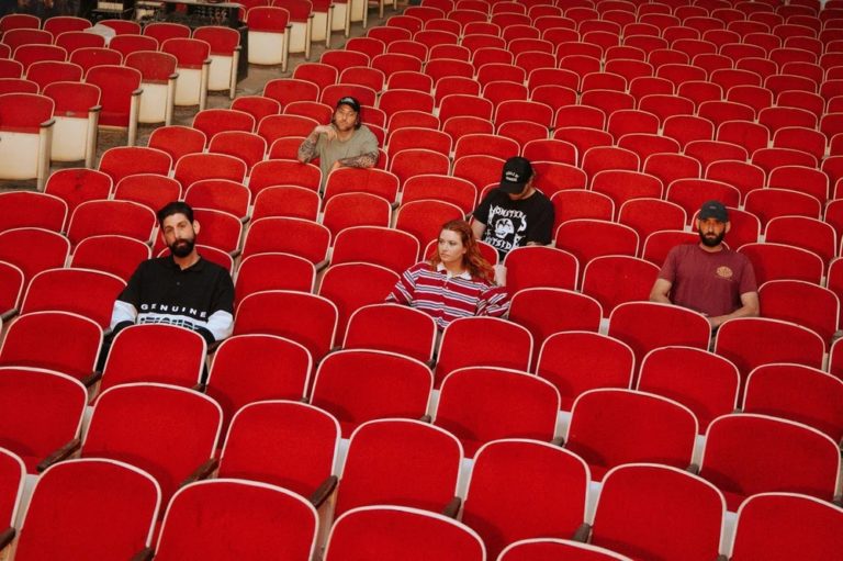 Indie Rockers Tigers Jaw Shares Exhilarating Single “Head is Like a Sinking Stone”