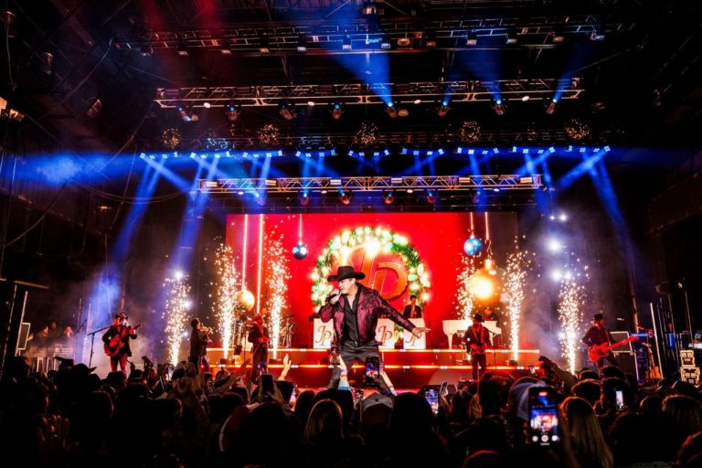 Jon Pardi Brings ‘Merry Christmas From Jon Pardi’ To The Florida Coast