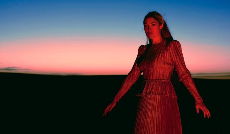 CORNELIA MURR Maps Out “Last Run To The Center” 2026 North American Tour