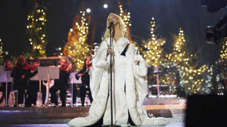 Christina Aguilera Celebrates 25 Years of Holiday Magic with ‘Christmas in Paris’ on CBS