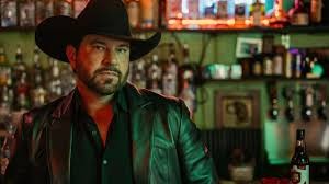 Traditional Country Torchbearer Jon Wolfe Raises A Glass With “Barstool Therapy”