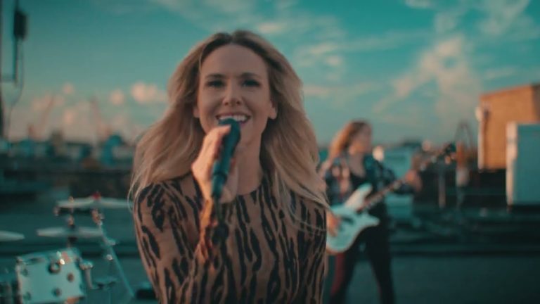 Blues Pop Rising Star Laura Evans Drops “ATM”