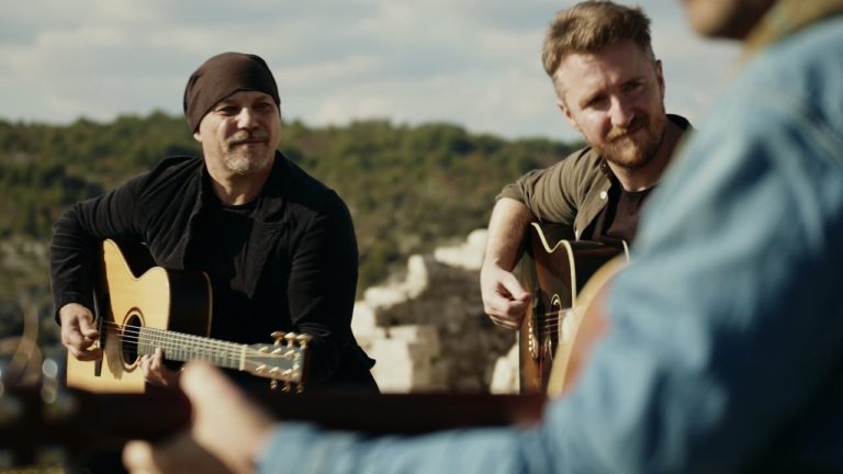 40 Fingers Performs “Overture” from ‘Jesus Christ Superstar’