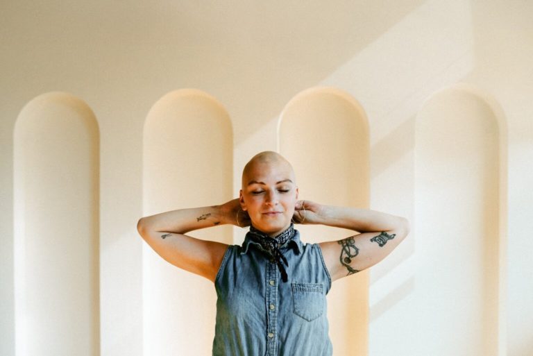 Lily DeTaeye Captures Lived-In Intimacy On ‘Studio 3 Live at Iowa PBS’