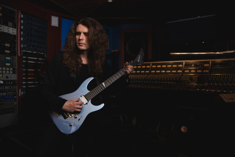 Long Island Artist Christopher Ardra Returns With Soulful Post-Genre Single “Tell Me”