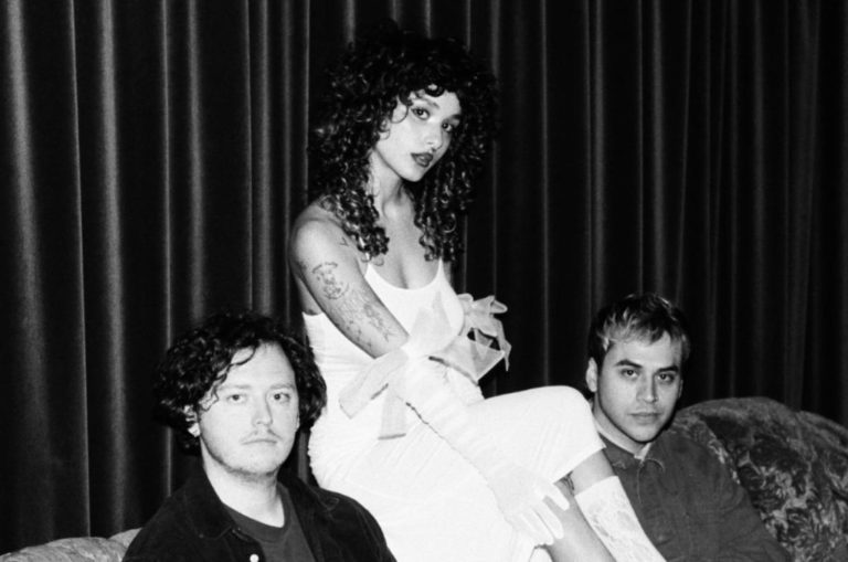 Austin Art-Pop Band Alma Muñeca Shares “Anhelo” From Healing EP ‘Deseo Un Brillo’