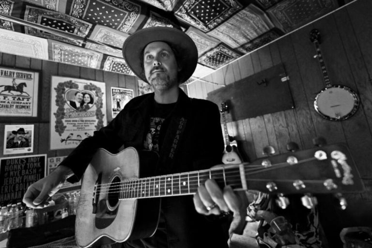 Chicago Farmer Releases “Mattress” Single Ahead Of Upcoming Album ‘Homeaid’