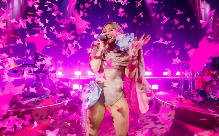 Hilary Duff Returns to the Stage for First Live Show in Over 10 Years, Launching “Small Rooms, Big Nerves” Global Run