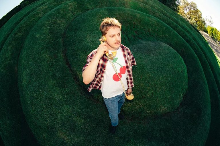 Yot Club Announces Third Album ‘Simpleton,’ Shares “Projecting” And 25-Date North American Tour