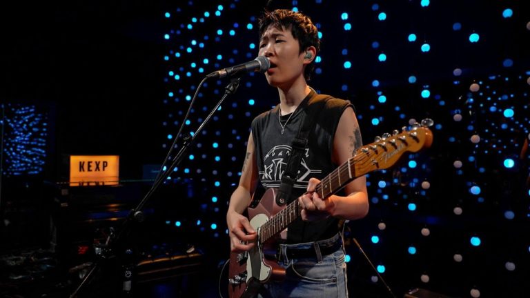 NoSo Delivers Evocative Performance Of “Sugar” And “You’re No Man” Live On KEXP