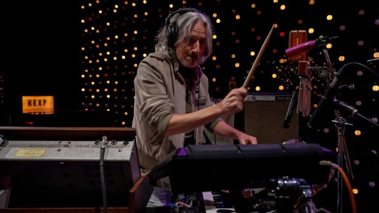 Circles Around The Sun And Mikaela Davis Deliver Cosmic Jam Session Live On KEXP