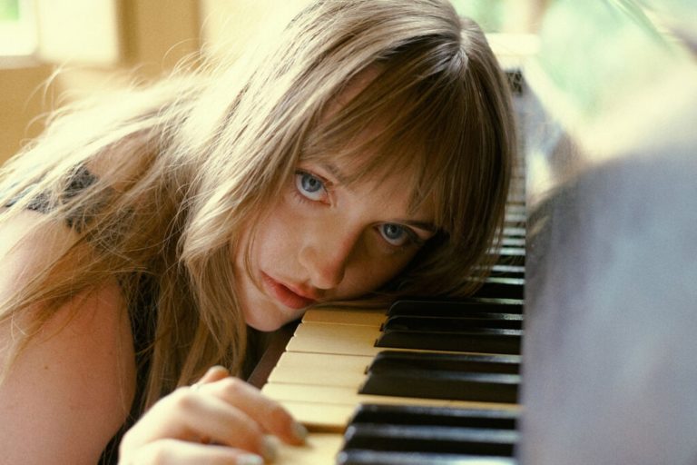 Folk Singer-Songwriter Nell Mescal Releases Highly Anticipated EP ‘The Closest We’ll Get’ With Single “Middle Man”