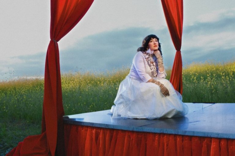 LA Indie Pop Artist BEL Joins The Happy Fits On “Lovesick Tour 2026” With ‘Holy Grail’