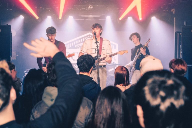 Leicester Indie Four-Piece The Harbours Drop “Wide Awake” Amid Guitar Revival