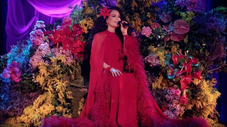 Jessie Ware Performs “I Could Get Used To This” On The Graham Norton Show