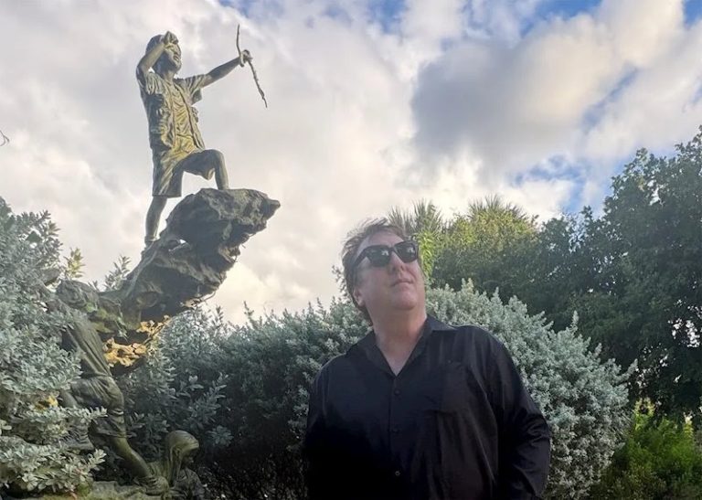 Paris Music Corp. Explores Light And Dark On New Tracks “Midnight Pad” And “Sun Halos”