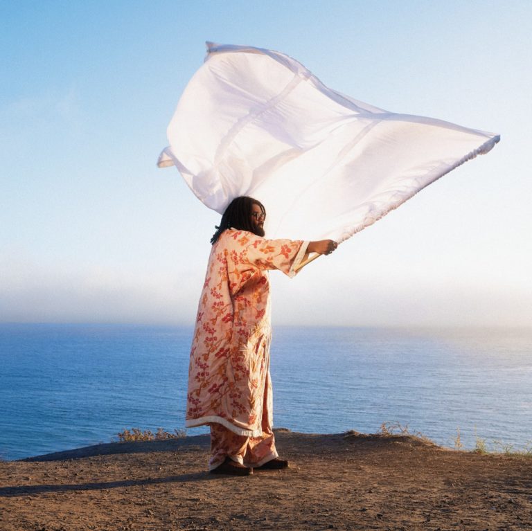 Elmiene Drops Two New Songs From Debut Album ‘sounds for someone’ Ahead Of Sold-Out North American Tour