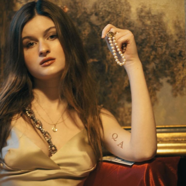 Los Angeles Indie Pop Duo Queen Anne Strut Into “Watch Me Win It”