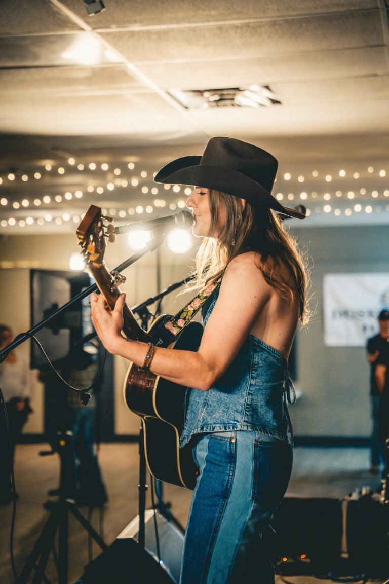 Joanna Bronson Unveils Heartfelt Country-Folk Singles “Highway 28” and “Norwood” From Forthcoming Debut Album