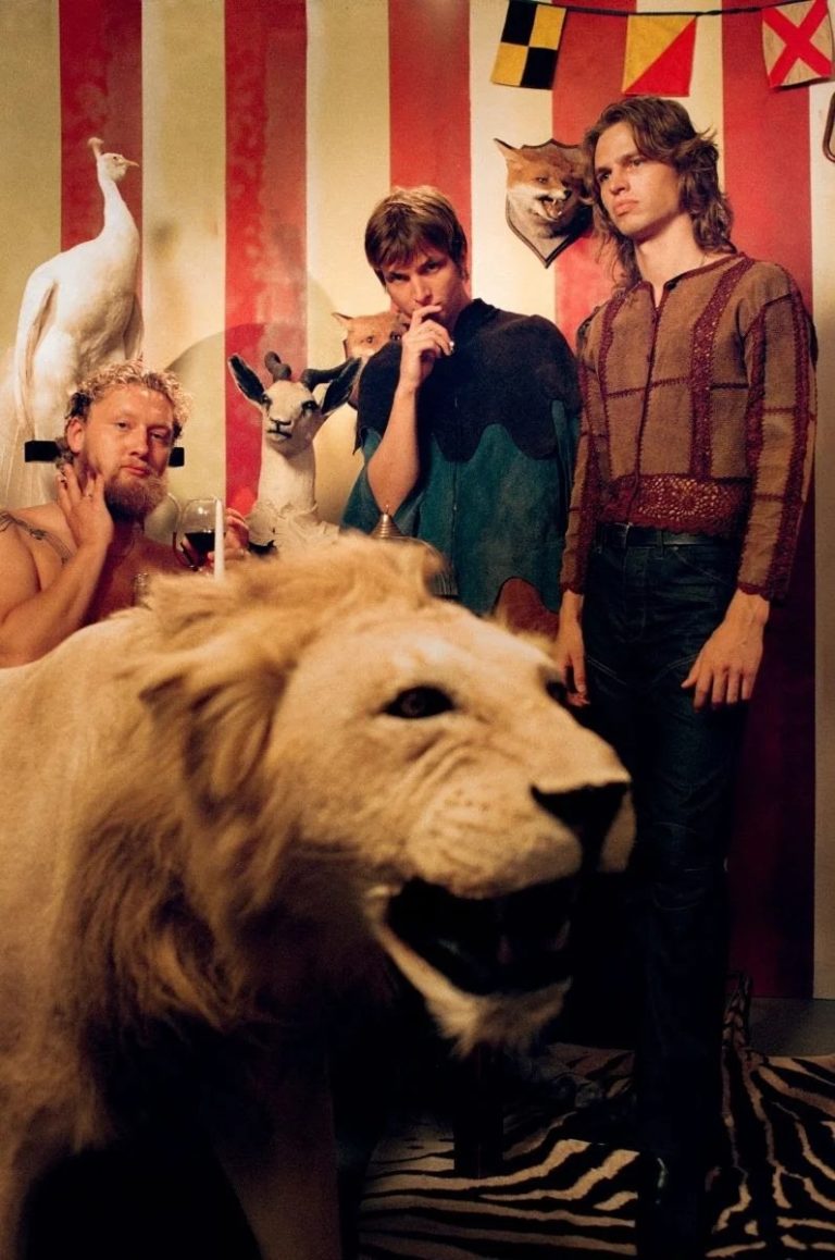 Psychedelic London Trio The Stingrays Drift And Detonate On “Summer of You”