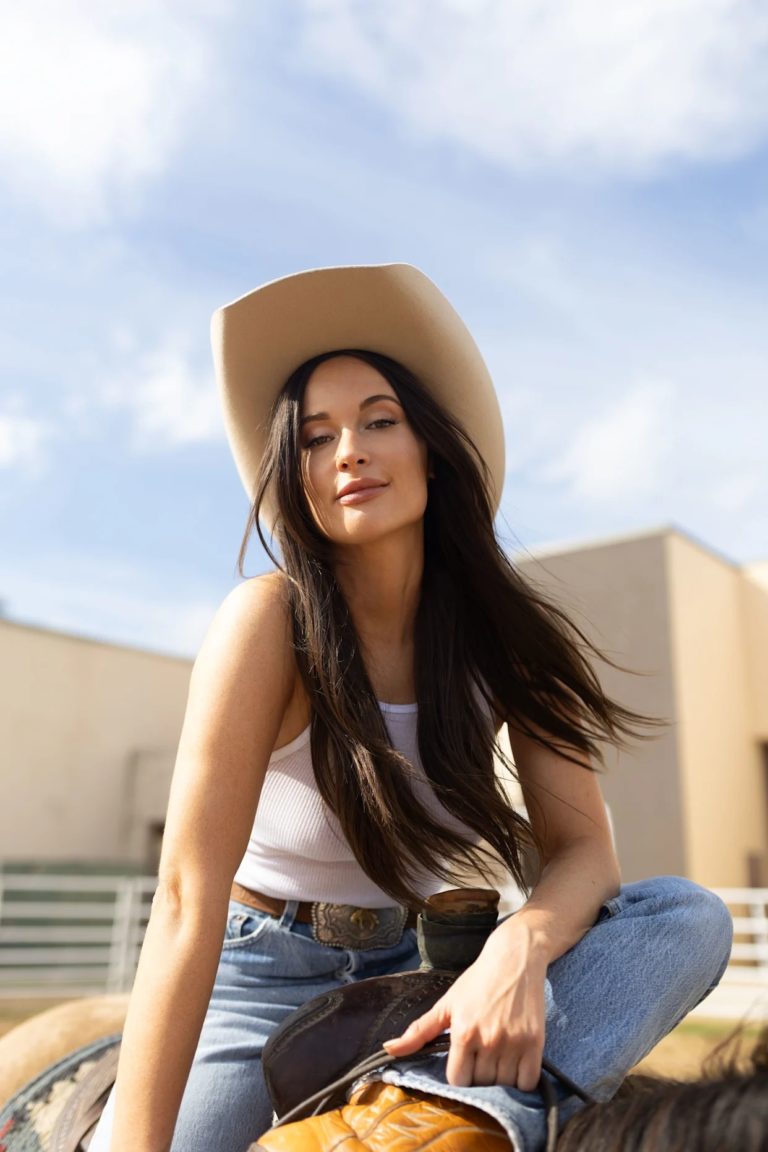 Kacey Musgraves Announces ‘Middle of Nowhere’ With New Single “Dry Spell”