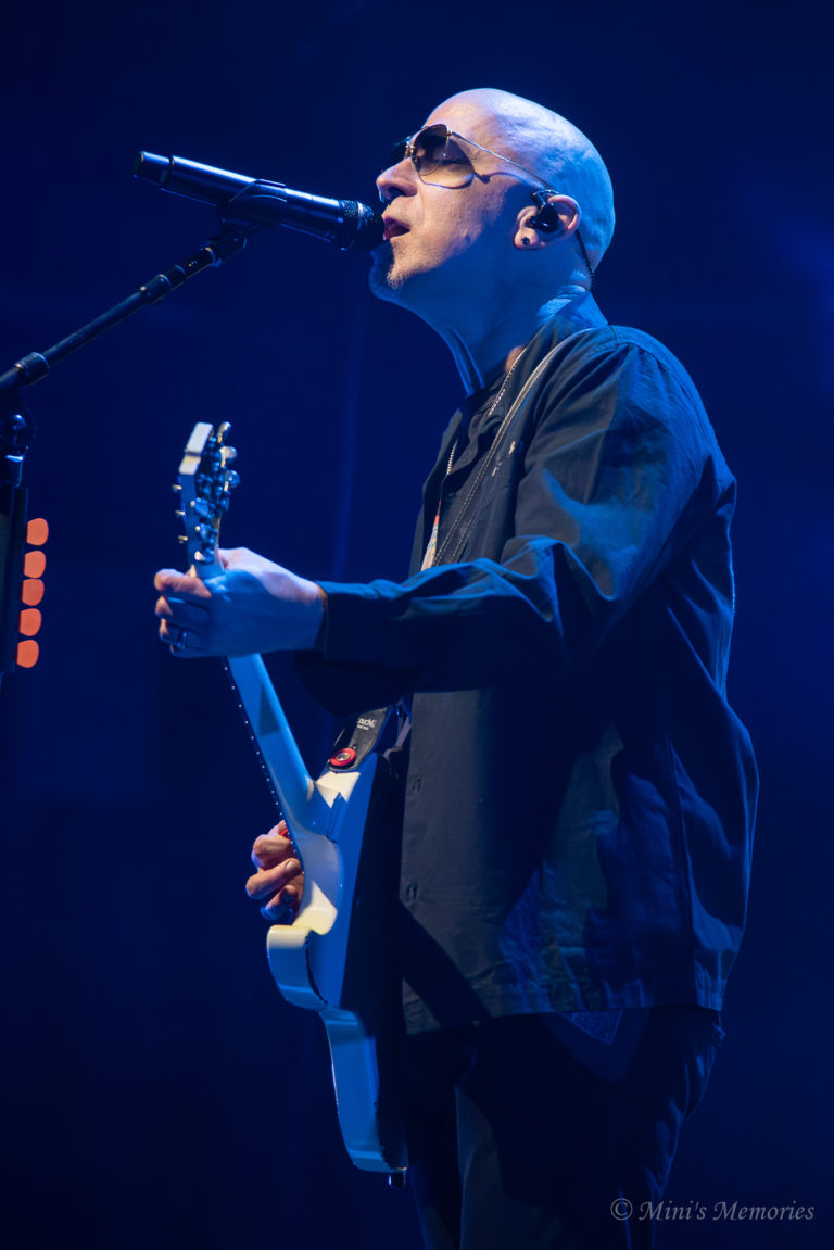 Photo Gallery: Live, Econoline Crush, and Big Wreck at Toronto’s TD Coliseum on March 5, 2026