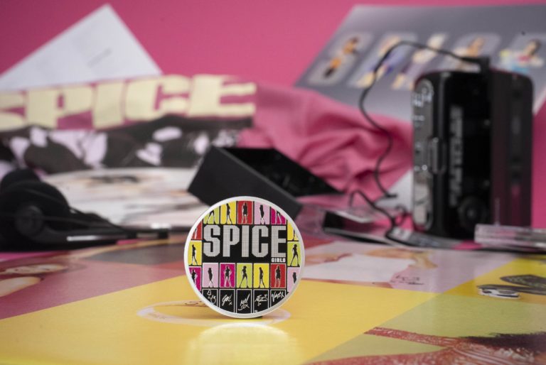 British Royal Mint lanza una moneda conmemorativa oficial de las Spice Girls 