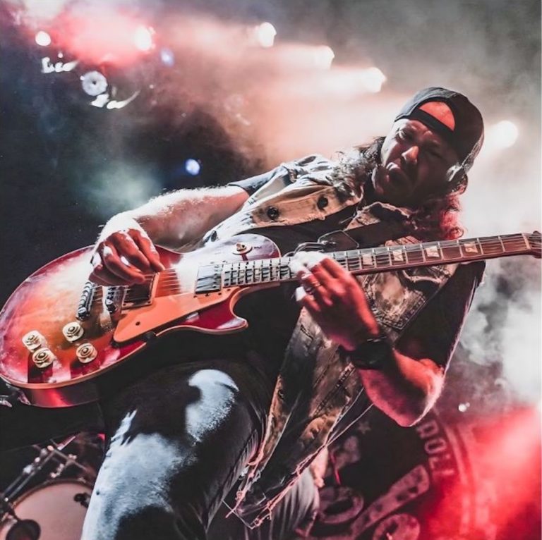 Former Candlebox Guitarist Brian Quinn Introduces Gritty Dark Country In Solo Single ‘Until Fall’