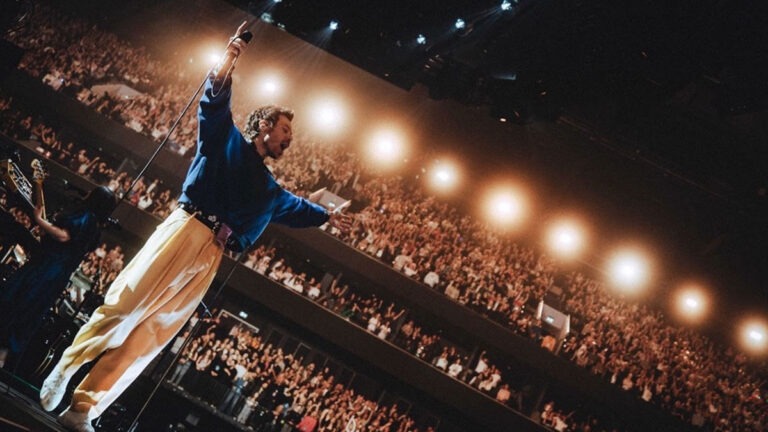 Harry Styles Brings ‘Kiss All the Time. Disco, Occasionally’ to Netflix in a Stunning One-Night Manchester Concert Film