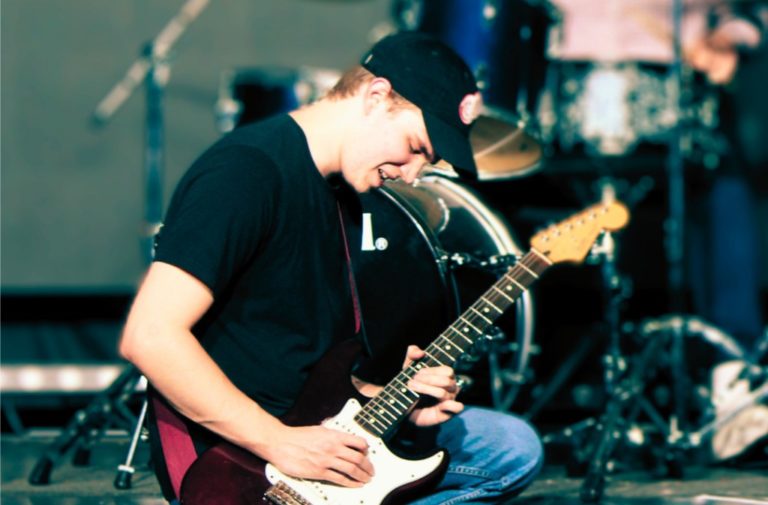 Indie Singer-Songwriter Jimmie Hunter Confronts Heartbreak On Raw New Song “Let You Go”