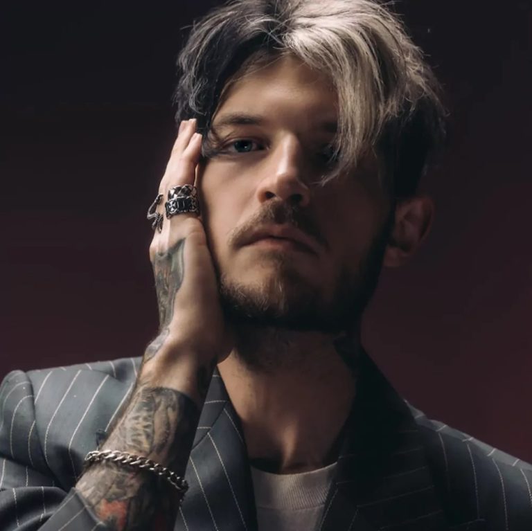 Alt-Rock Firestarter Lø Spirit Channels Raw Emotion On New Single “XO To The Grave”