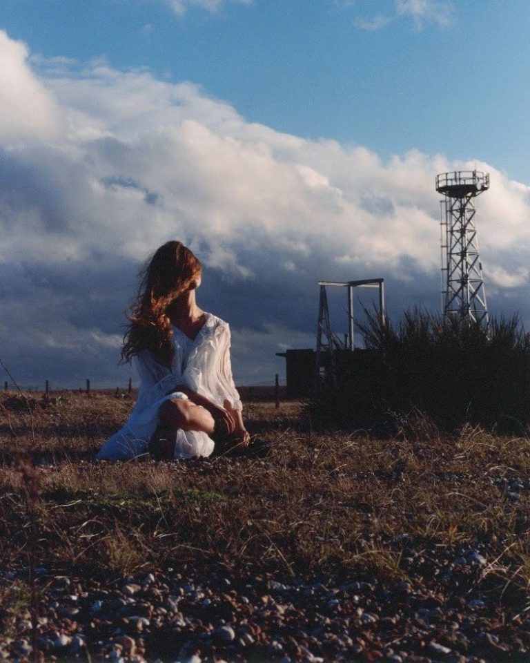 Rosie Carney Unleashes Shoegaze-Driven Album ‘Doomsday… Don’t Leave Me Here’