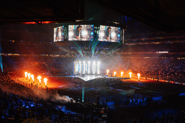 Multi-Platinum Country Hitmaker Russell Dickerson Scores AMA Nomination and a Spotify Front-Row Moment at RODEOHouston