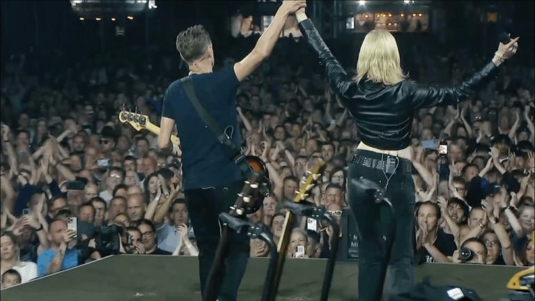 Video: Cassyette and Bryan Adams Tear Through Fleetwood Mac’s “The Chain” Live in Sheffield