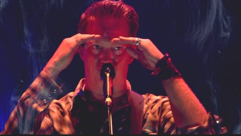 Video: Queens of the Stone Age Unleashed the Full Force of ‘…Like Clockwork’ at Paris’s Zénith in 2013