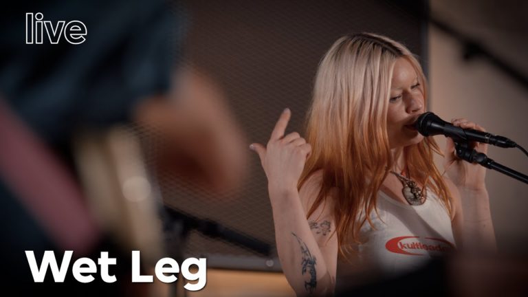 Watch Wet Leg’s Intimate 2022 Studio Session Capturing a Breakthrough Moment Before the World Caught Up
