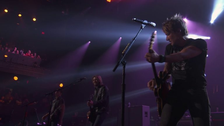 Video: Grammy-Winning Country Powerhouse Keith Urban Lights Up SXSW at the iTunes Festival