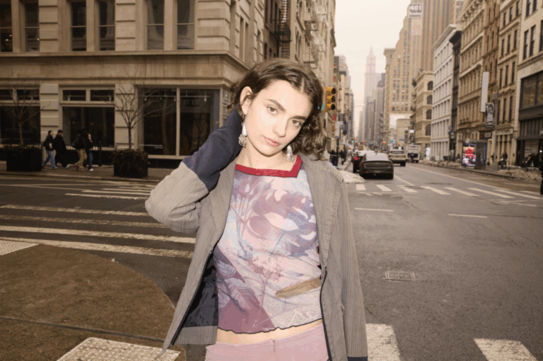 New York Art-Pop Songwriter Blums Signs to Take Care Records and Debuts Hypnotic First Single “Sinking/Soaring”