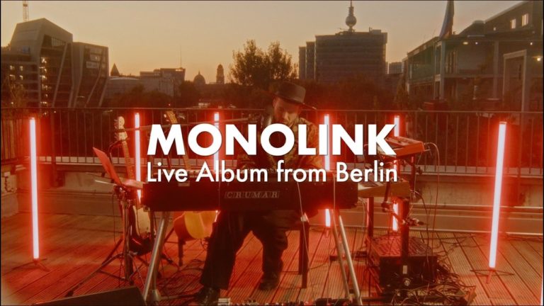 Video: Monolink’s Intimate Berlin Set at Holzmarkt 25 Is a Full First Play of ‘The Beauty Of It All’