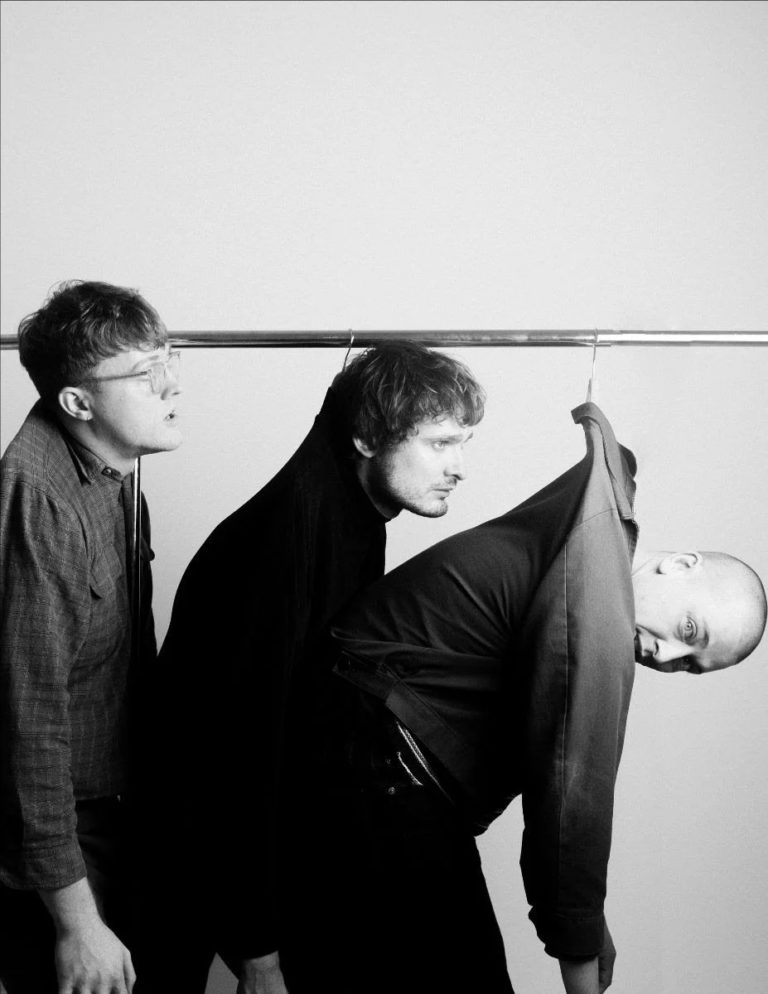Bristol’s MOULD Announce Debut Album ‘Hoping As A Coping Mechanism’ and Share the Ferocious “Falling Posture”