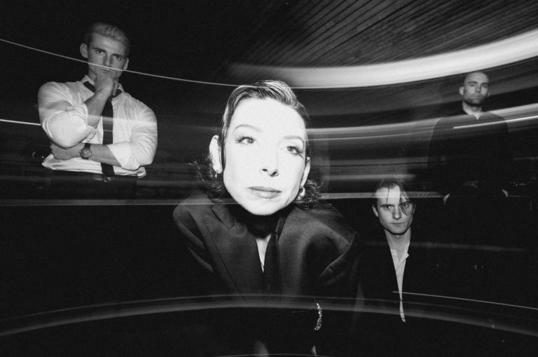 Dublin Alt-Pop Favorites Soda Blonde Announce First-Ever North American Tour and Drop Urgent New Single “Suit & Tie”