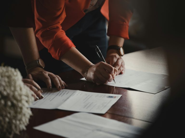 What Is the Difference Between a Manager and an Agent?