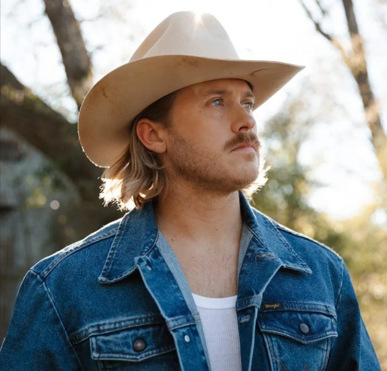 Country-Rock Maverick Corey Kent Names His Sound On New Album ‘Heartland Rock And Roll’